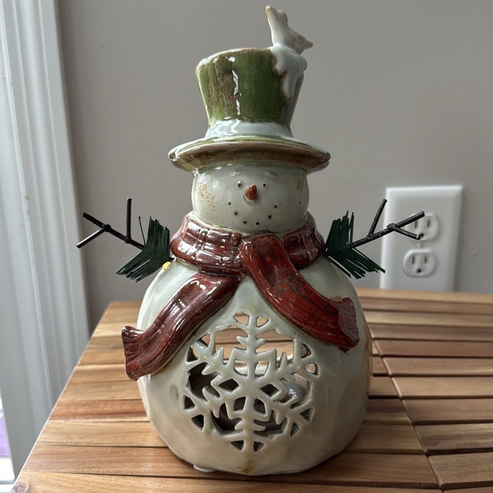 NWT- Vintage Kohl’s 9.5” Ceramic Tea Light/Electric Candle- CandleHolder Snowman